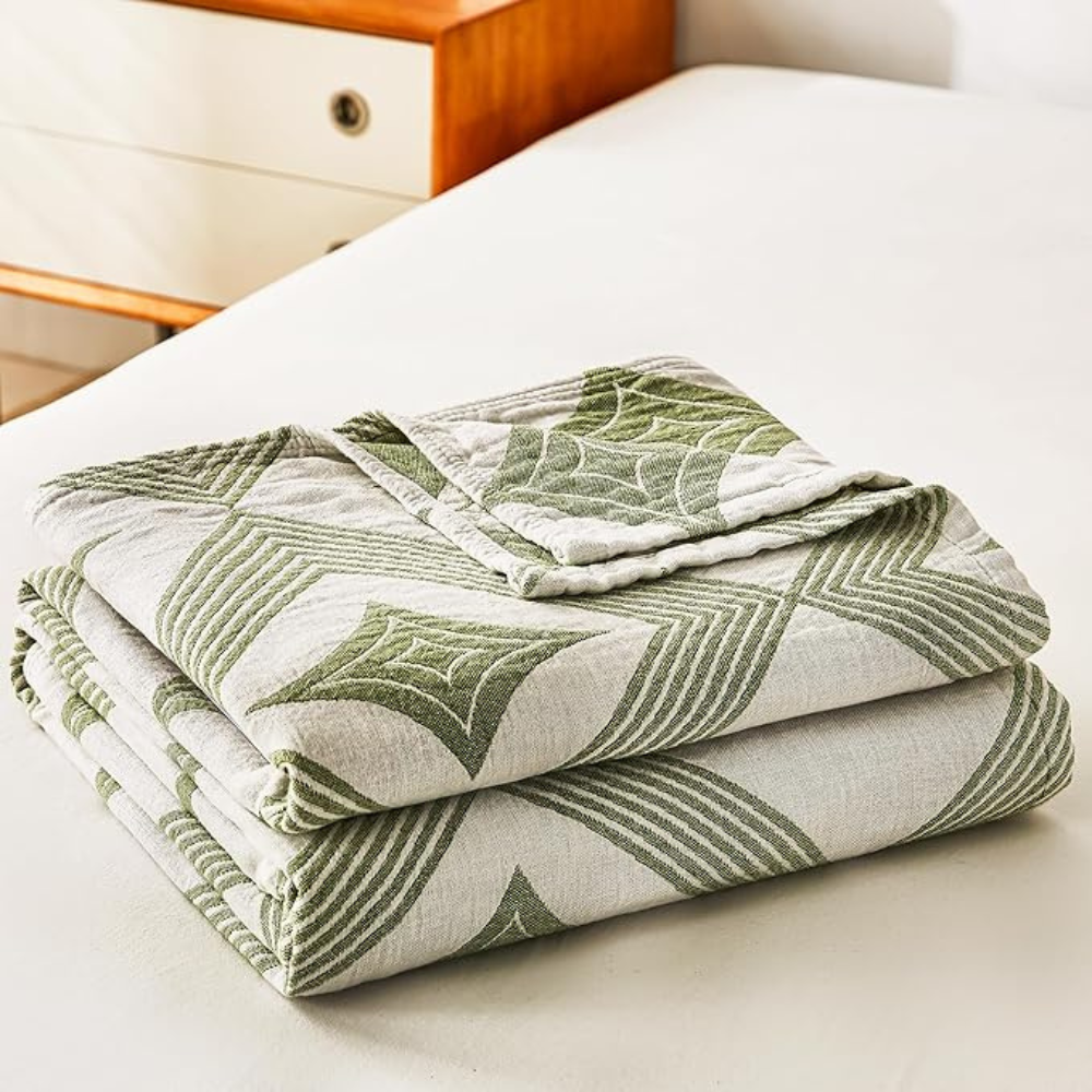 DiamondWeave | Geometric Pattern Blanket