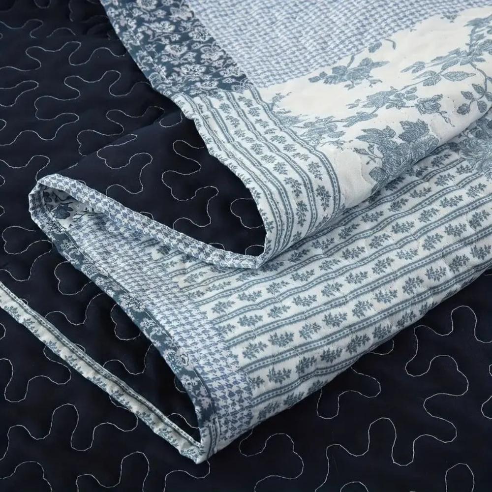 CozyNest | Plaid Patchwork Coverlet Bedding Set