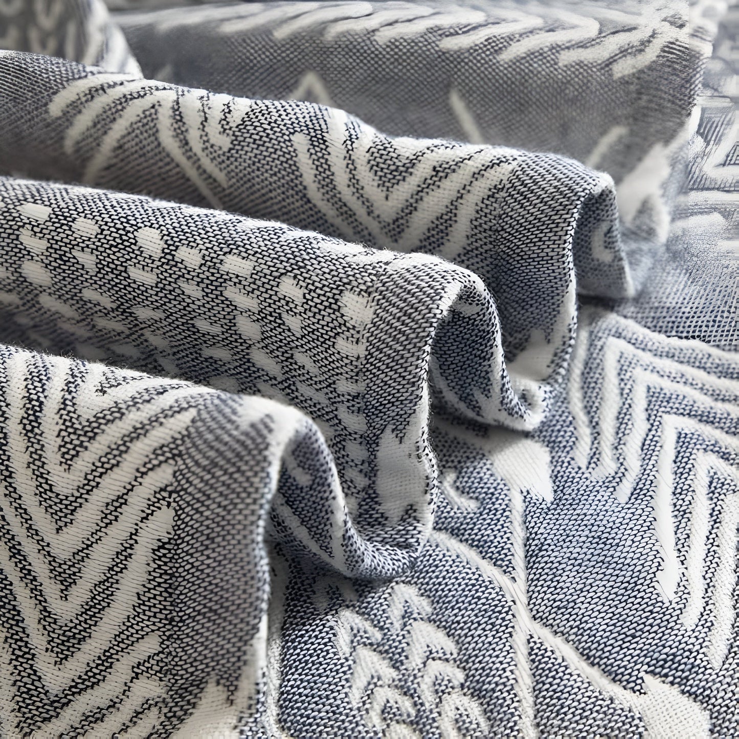 ZenPath | Reversible Minimalist Coverlet Bedding