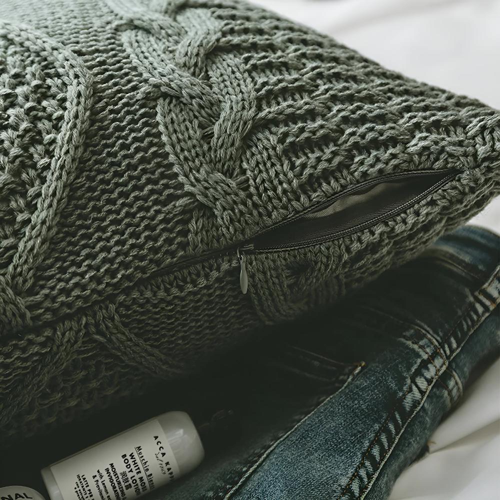 CozyNest | Braided Knitted Cushion Cover