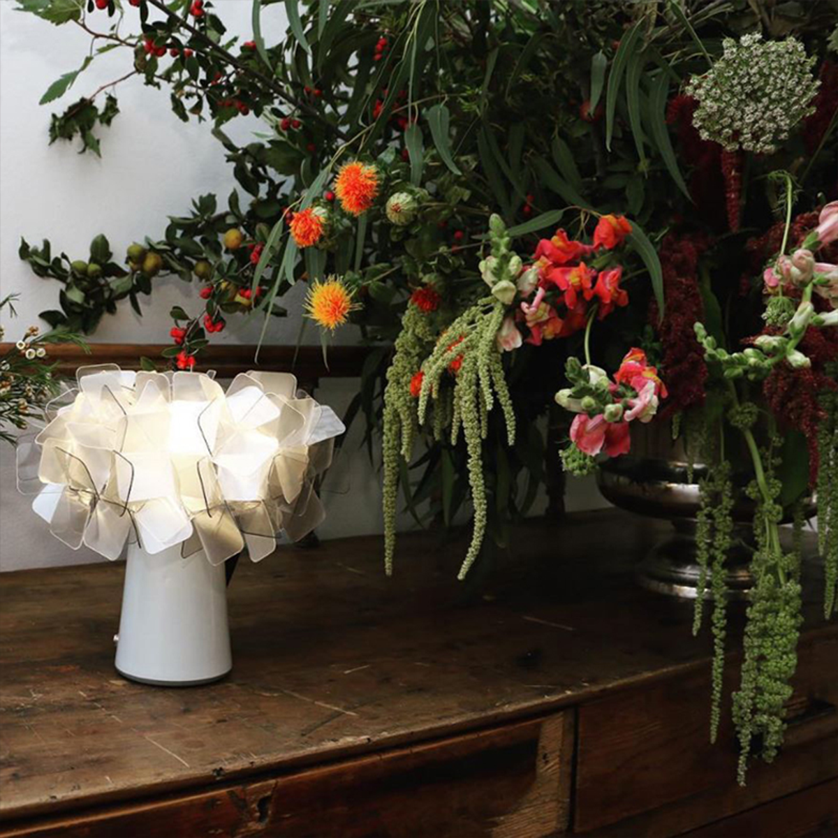 Clizia Flower Touch Table Lamp - Elegant Floral Lighting For Any Room