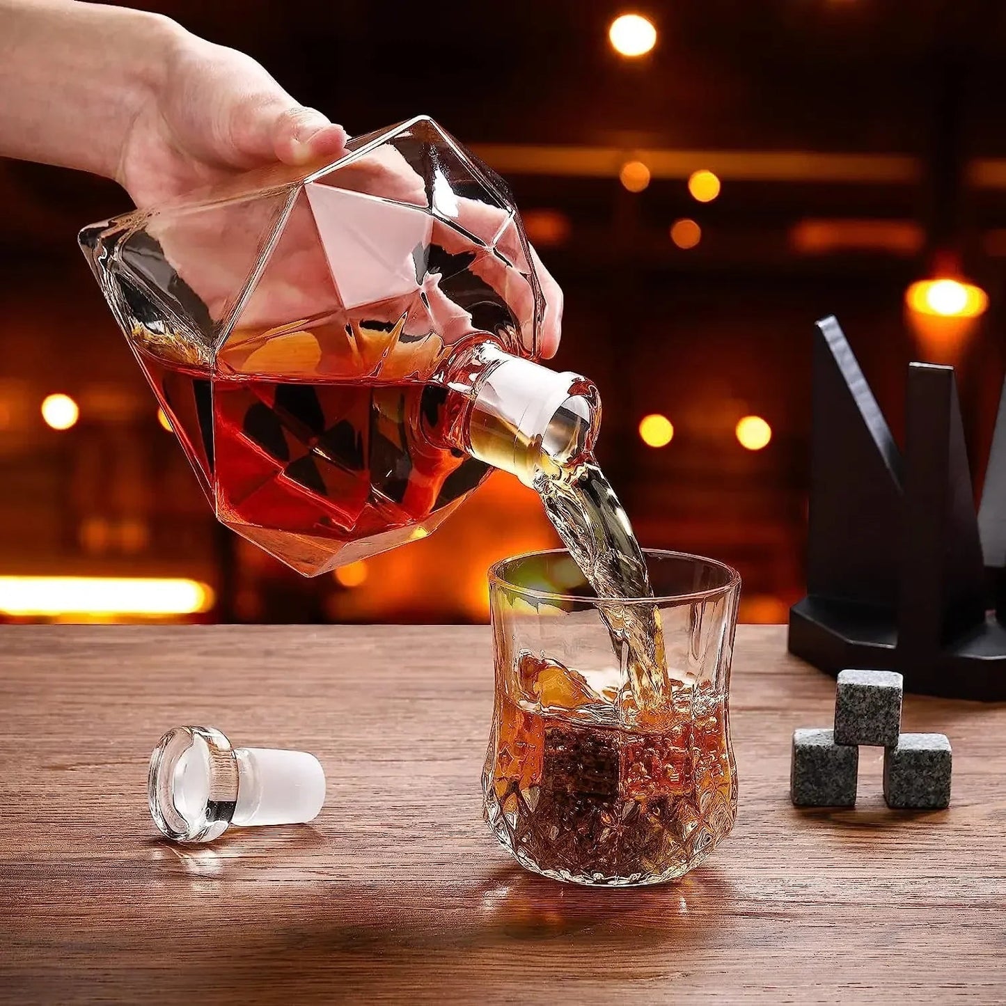CrystalDrop | Diamond Whiskey Decanter - 1000ml With Wooden Stand