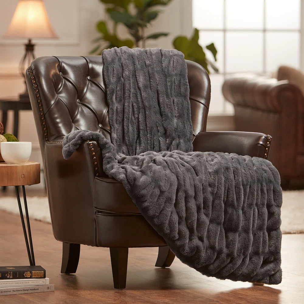 Chic Casa | Luxury Faux Fur Blanket For Home Decor