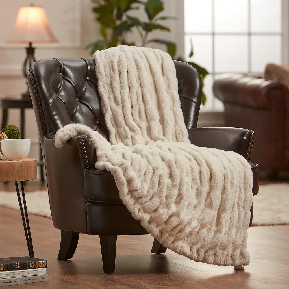 Chic Casa | Luxury Faux Fur Blanket For Home Decor