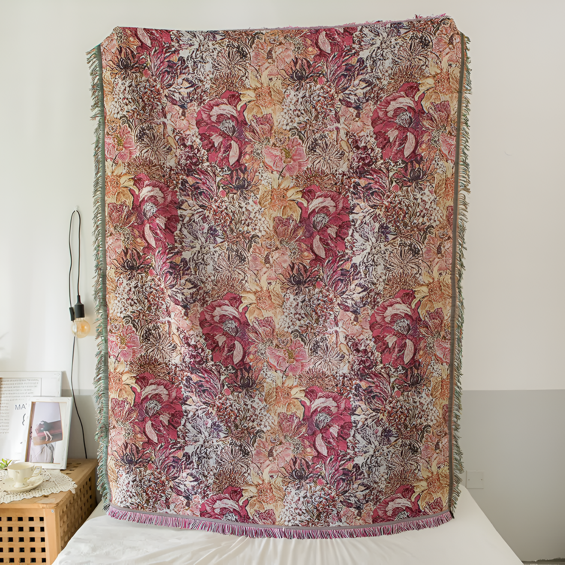 CozyBloom | Vintage Floral Tassel Throw Blanket