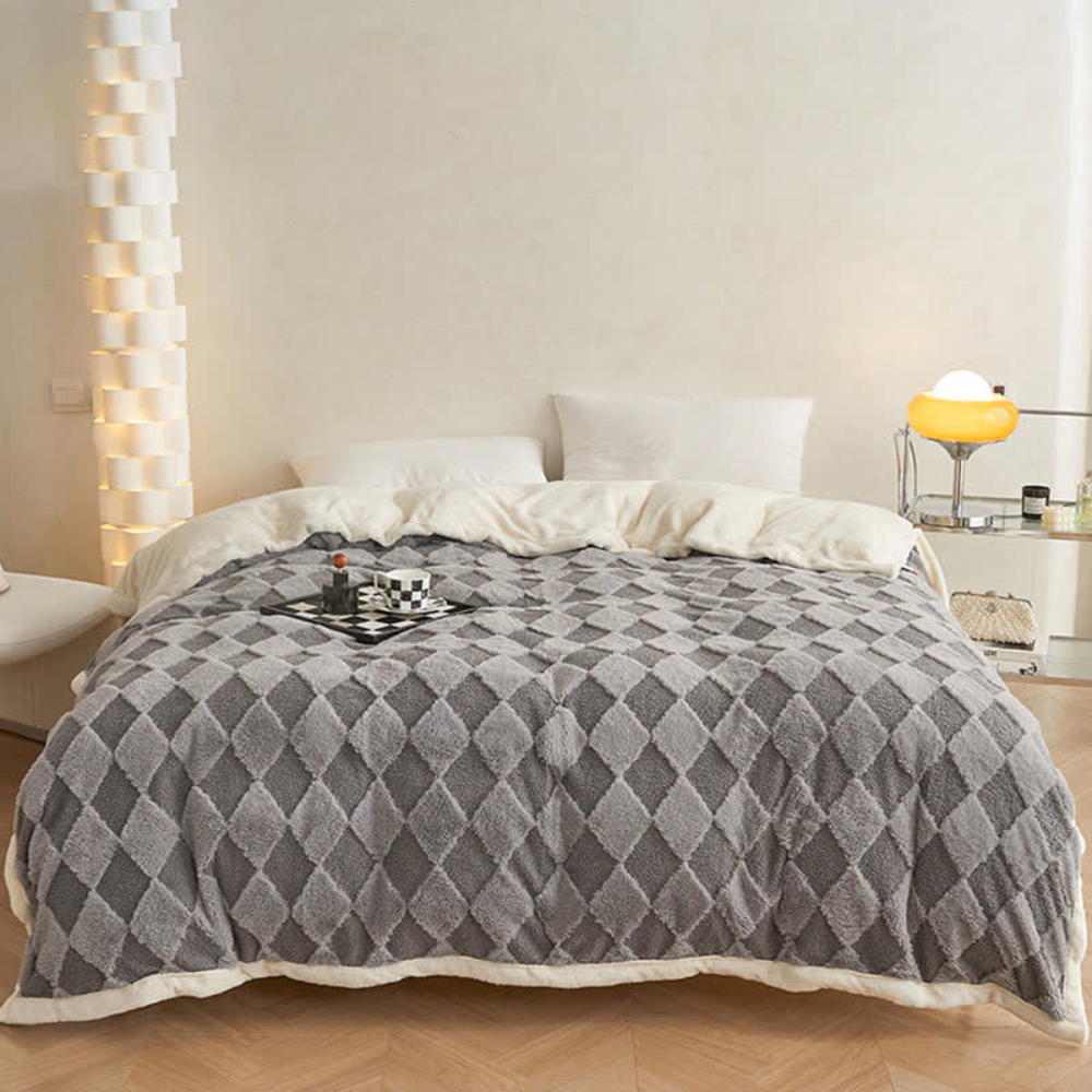 CozyNest | Soft Diamond Pattern Comfort Blanket