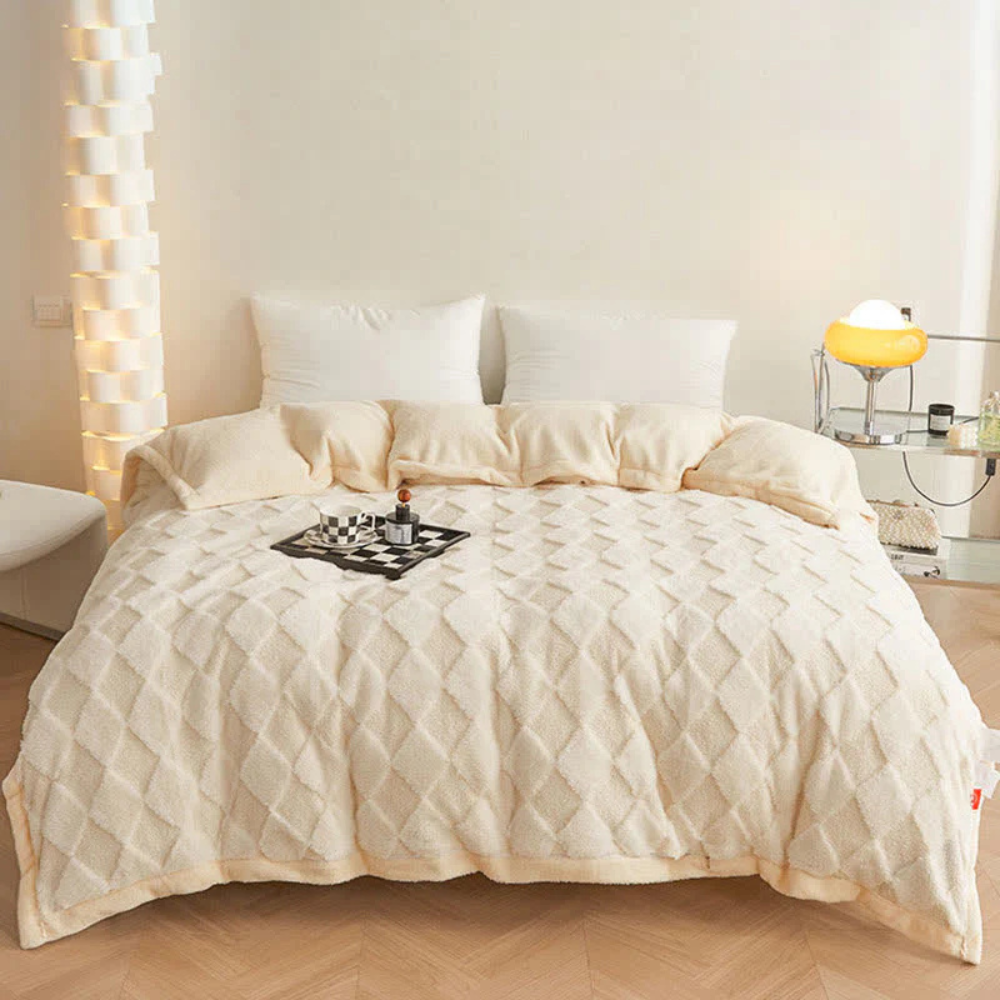CozyNest | Soft Diamond Pattern Comfort Blanket