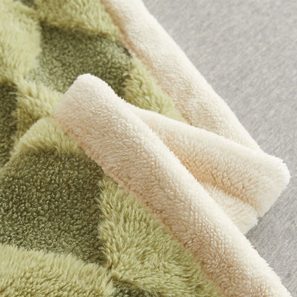 CozyNest | Soft Diamond Pattern Comfort Blanket