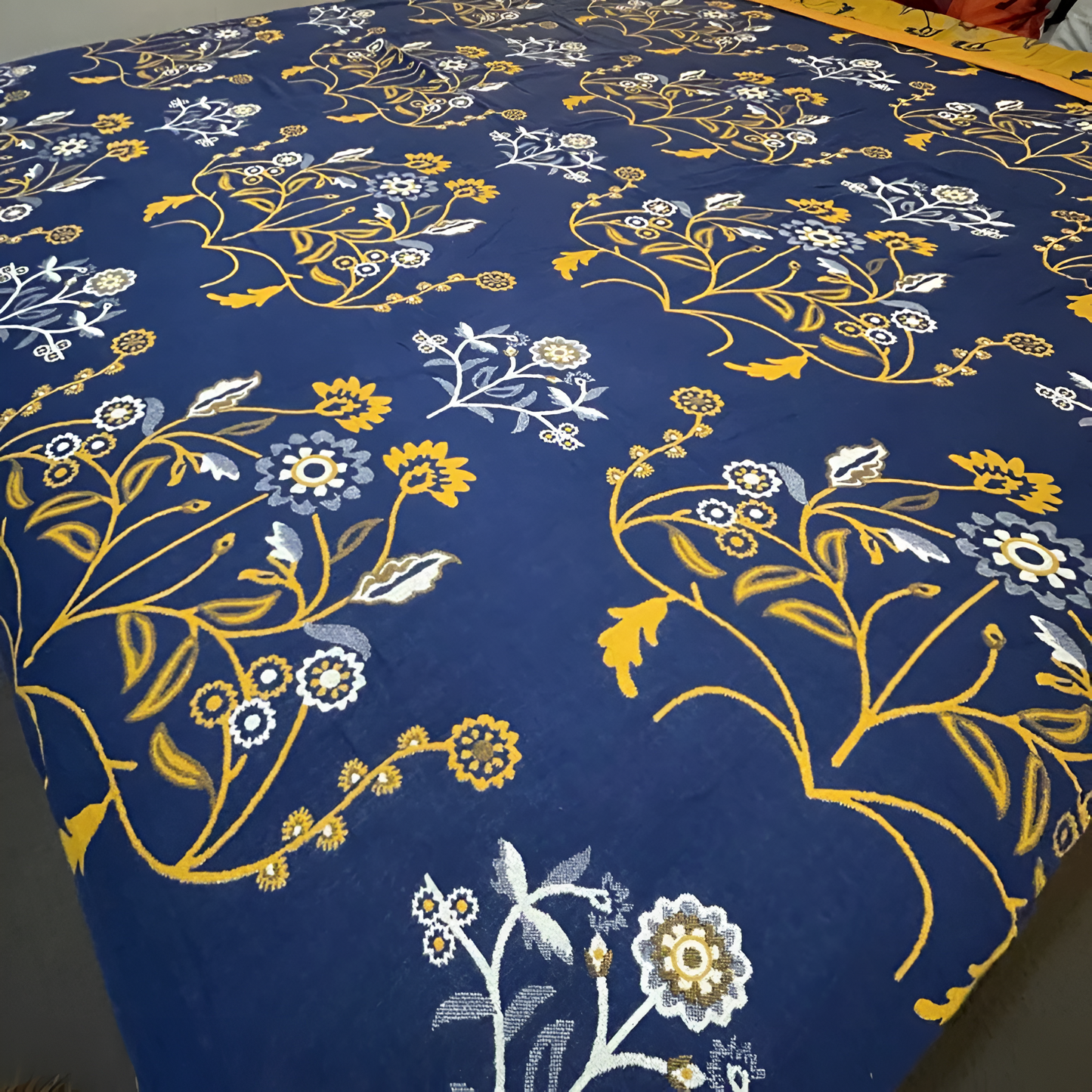 DianthusDream | Reversible Floral Blanket
