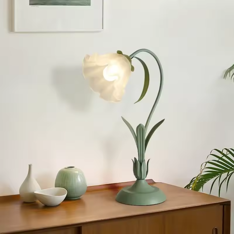 Bloomglow | Vintage Adjustable Flower Table Lamp