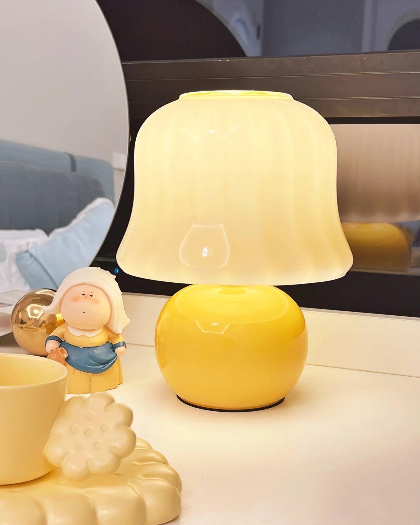 Cream Mushroom Table Lamp | Modern Vintage Lighting
