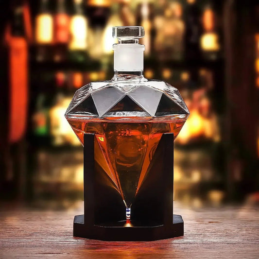 CrystalDrop | Diamond Whiskey Decanter - 1000ml With Wooden Stand