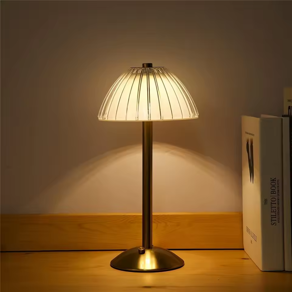 VivaLume | Timeless Gold Table Lamp For Elegant Interiors