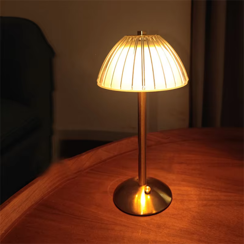 VivaLume | Timeless Gold Table Lamp For Elegant Interiors